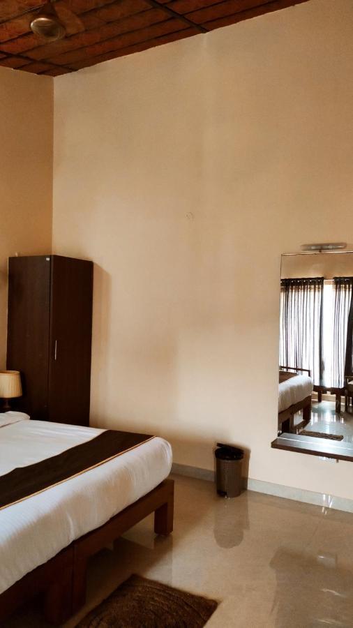 Badami Heritage Resort Екстер'єр фото